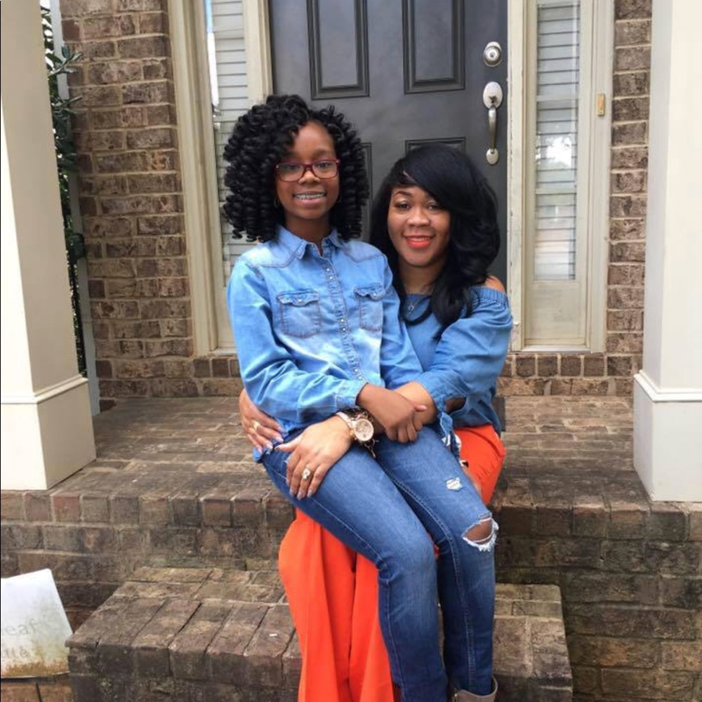 Meet your Poshers, Mikaela and Keisha